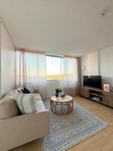 Manly Water Views, Pool, Steps to Beach and Parking