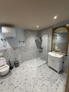 Luxury Apartment Nr 7 Odeon 2 Min from Sea