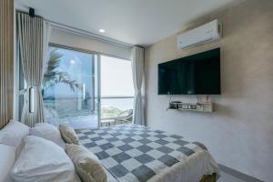 New loft with view at the sea closer at the airpor