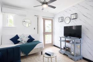 Coastal Apartment with Beachfront View Negril