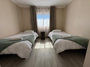 hostal los faroles