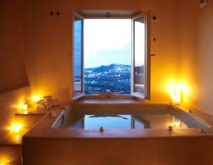 Voreina Gallery Suites Santorini Greece