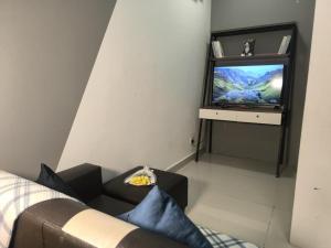 Meridin Sovo 2BR Cozy Modern Suites Medini By STAY