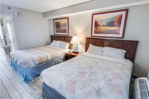 New 1BR Direct Oceanfront Sandcastle South Pools