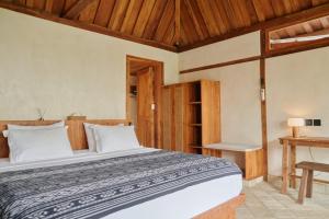 Private Three Villa Estate in Bingin with Pool