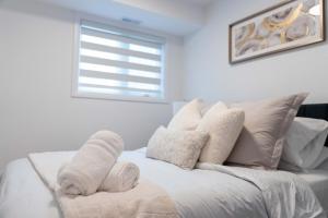 Bright & Spacious 2BR Near Downtown KW