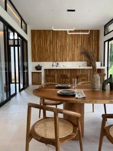 Magic Villa - Panoramic Jungle Retreat in Ubud