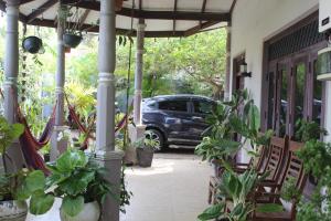 surfing lion villa kudawella