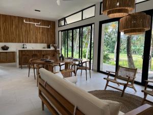 Magic Villa - Panoramic Jungle Retreat in Ubud