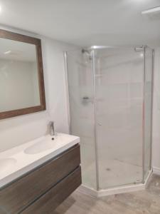 Bright Spacious Room-3B