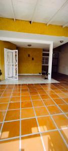 Cerca de la Coromoto hasta 6 viajeros a 7 minutos del puente sobre el lago