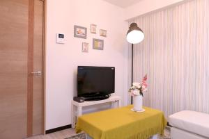 2 mins to Ikebukuro by train and Up to 6 Guests N103