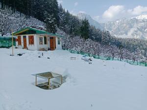 Hilltop Private Farm Stay Sharanibehar Kasol