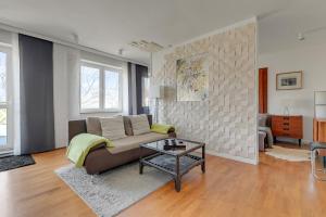 Nadmorski apartament z tarasem przy plaży by Grand Apartments