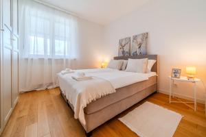 Apartment Meandar With Garage And Terrace - Happy Rentals