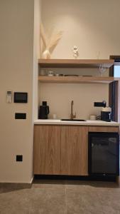 Artemis Suite Romantic Jacuzzi Retreat Private