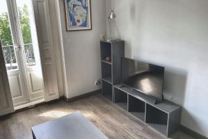 Estudio con balcón al Retiro