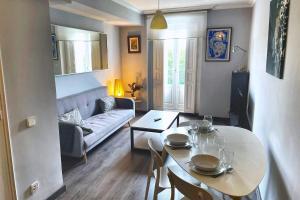 Estudio con balcón al Retiro