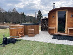 Drewniana ostoja, jacuzzi, sauna, basen - domek na wyłączność