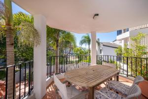 Delightful apartment close to the beach, Sunshine Beach