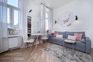 Kilińskiego Downtown Chic Apartment by BookingHost