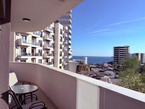 Luxury 2BR Sea View & Garage & Twin Towers Becici