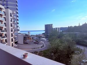 Luxury 2BR Sea View & Garage & Twin Towers Becici