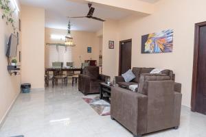Seema 201 3BHK Apartment by Charter Stays