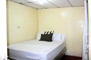 3BR house with parking,