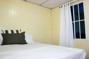 3BR house with parking,