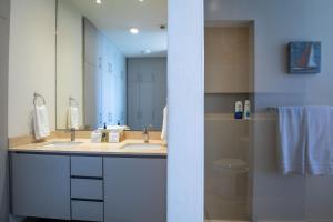 Ocean View Luxe Condo, 3BR 3BA, 5 minutes to Medano!