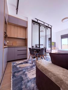 Sea View studio & Private Garage -Twin Towers