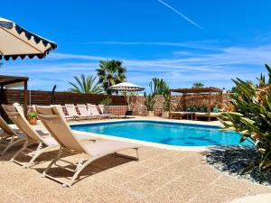 Villa walk to O beach large pool BBQ