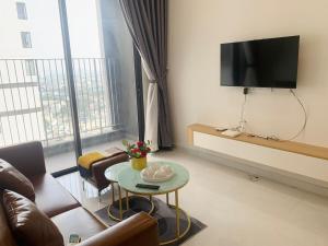 The Emerald Golf View-Cozy 2BR Apt w Pool,Gym,near Aeon Mall, Vsip - ThuanAn Center