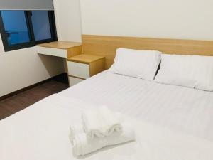 The Emerald Golf View-Cozy 2BR Apt w Pool,Gym,near Aeon Mall, Vsip - ThuanAn Center