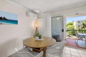 Whitecaps Resort Unit 4, 44 Edmund Street, KIngs B
