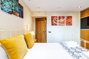 Tower Bridge 2BR apartment for 6 with terrace