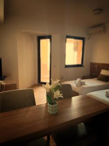 Park golden apartment