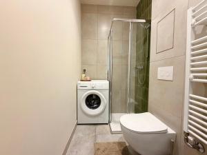 Kaszubska Vintage Brick Loft Apartment by BookingHost