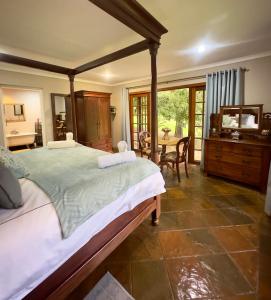 Exclusive-Use Farm Trout Dams, Hot Tub & Solar