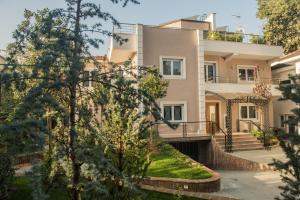 4 hviezdičkov&yacute; hotel Hotel Vila Bregu Tirana Alb&aacute;nsko