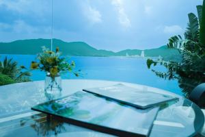 Salty Pearl Beach Front Phuket 3