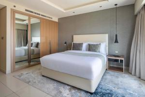 Frank Porter - Damac Paramount