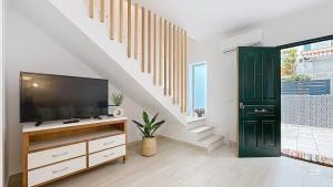 Casa Playa Torrecilla by South Costa
