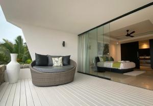 Stunning Sunset Ocean View Villa with Infinity Pool & Shared Gym