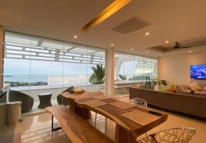 Stunning Sunset Ocean View Villa with Infinity Pool & Shared Gym