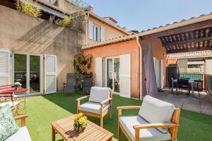 Appartement charmant avec terrasse, village à pied