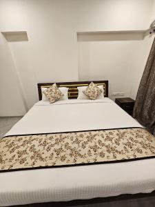 Private Room in Apartment near BKC