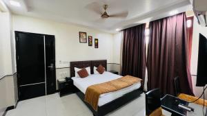 hotel aadhar