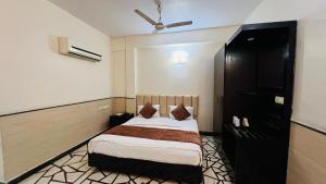 hotel aadhar